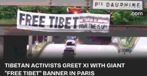 Tibetan activists made a bold statement in Paris by displaying "Free Tibet" as Chinese President Xi Jinping's motorcade passed underneath a bridge on Sunday. The protest was organized by the Students for Free Tibet and the International Tibet Network organizations.